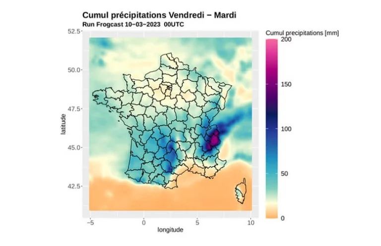 FROGCAST cumulative precipitation map forecasting 100–150mm over Alps and Massif Central